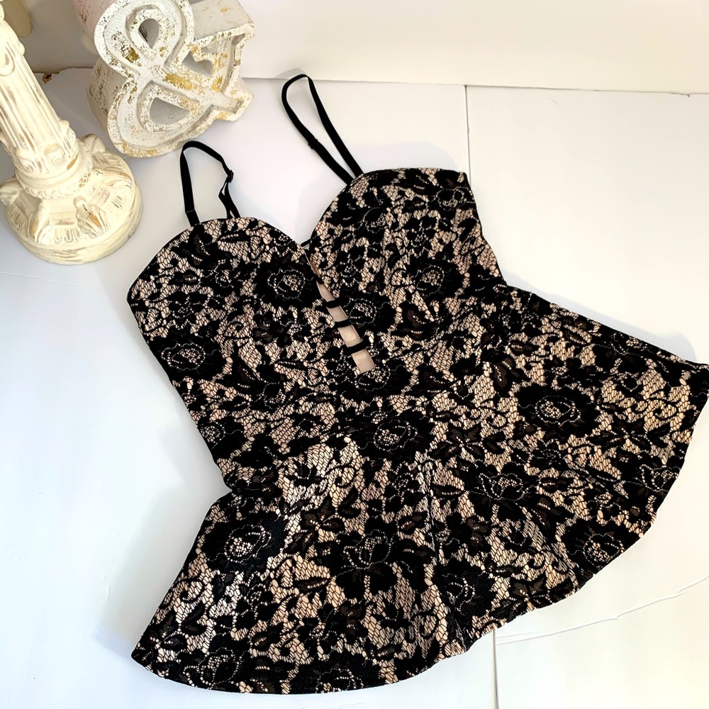 Nude & black lace top medium